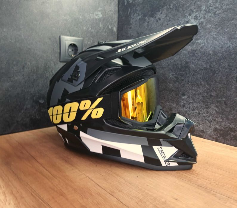 Перфектният Коледен Подарък! Каска за Мотокрос, Велосипед, Тротинетка