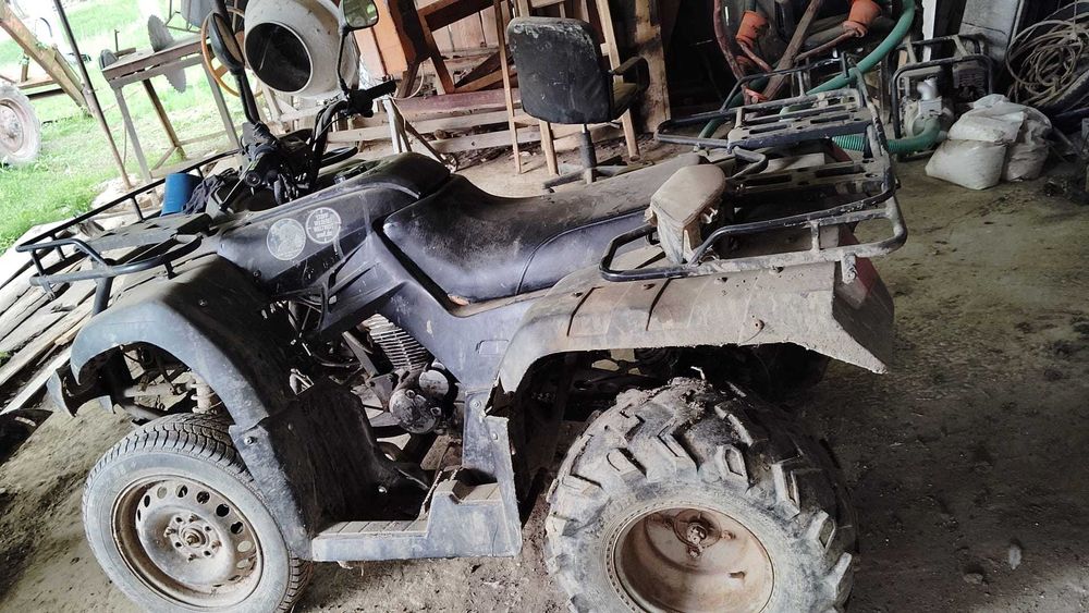 Vând ATV Loncin 250.