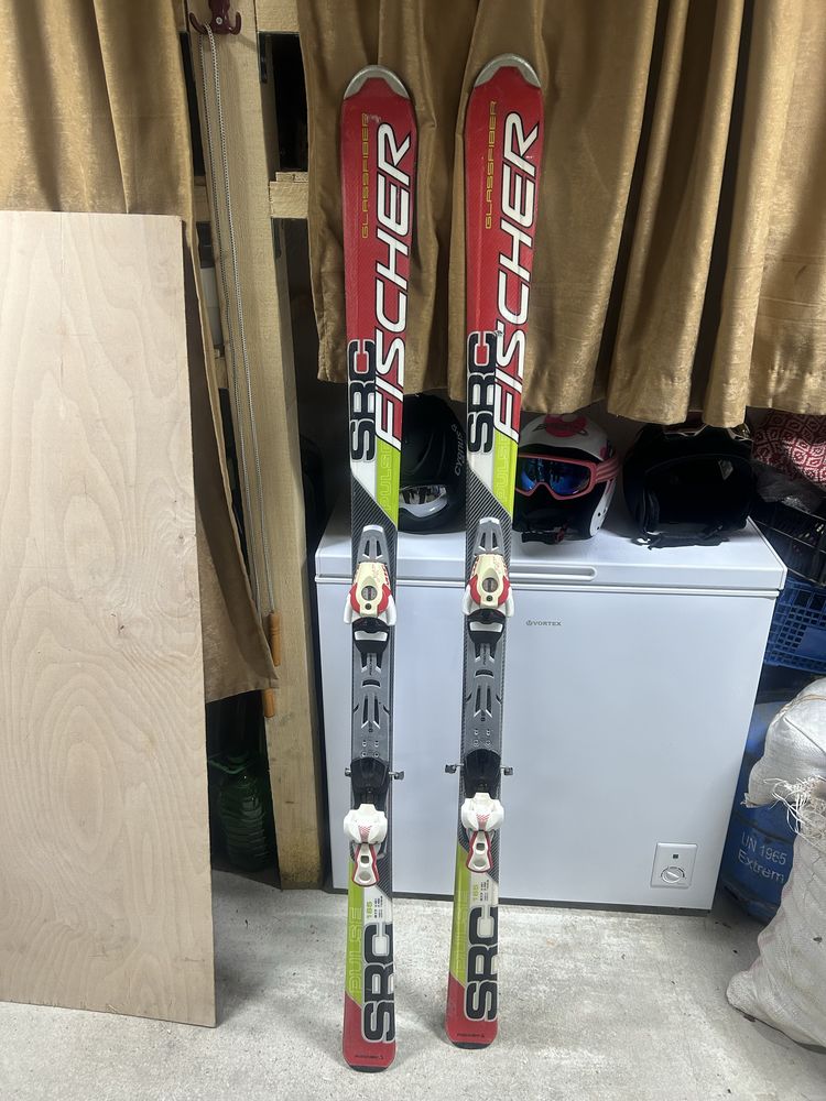 Schiuri Fischer 165 cm cu legaturi Atomic