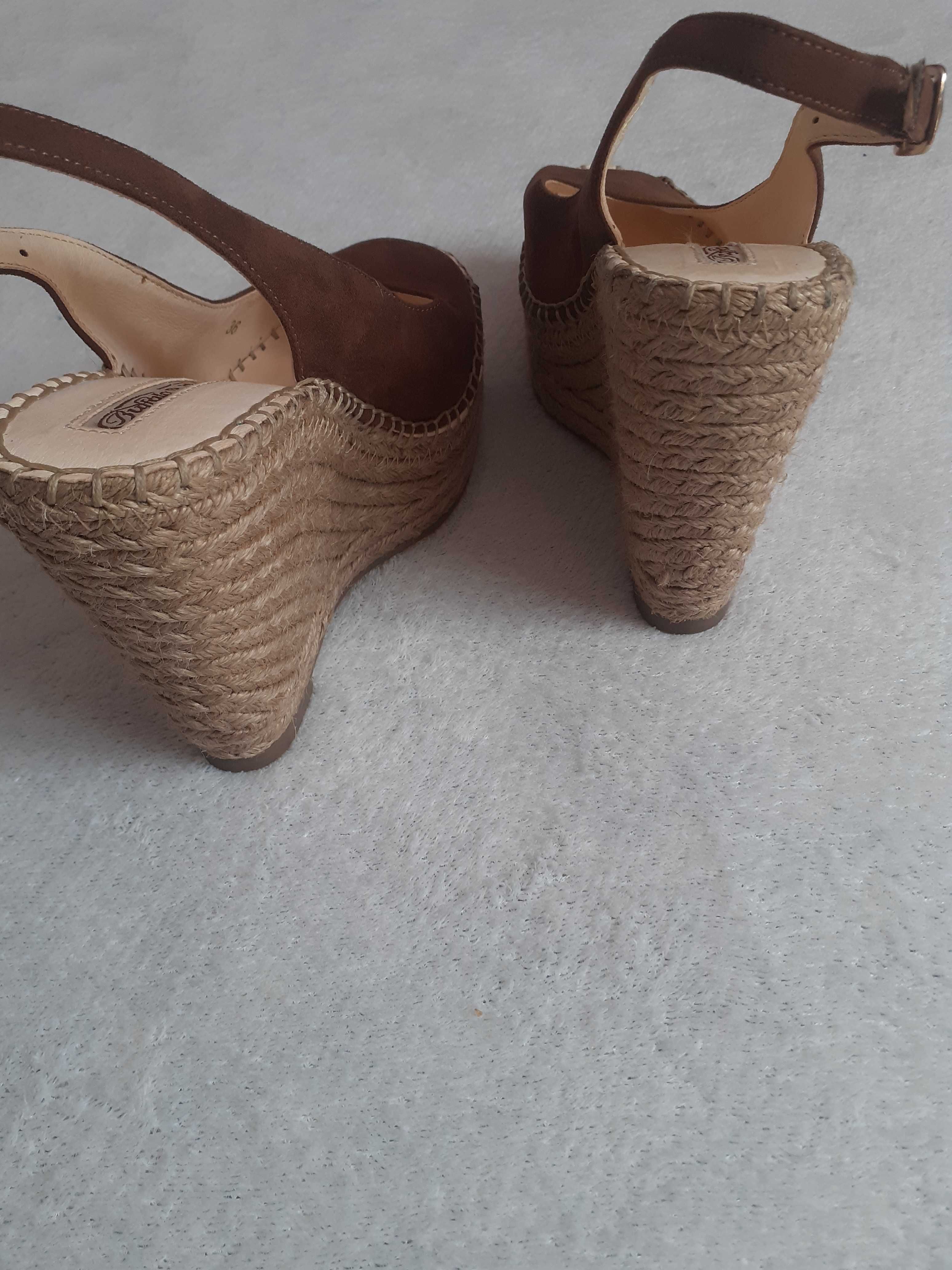 Sandale elegante maro