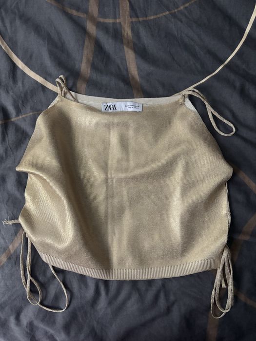 Златен топ с връзки Zara