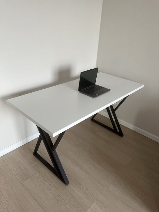 Стол компьютерный, 150х70x75 см, белый