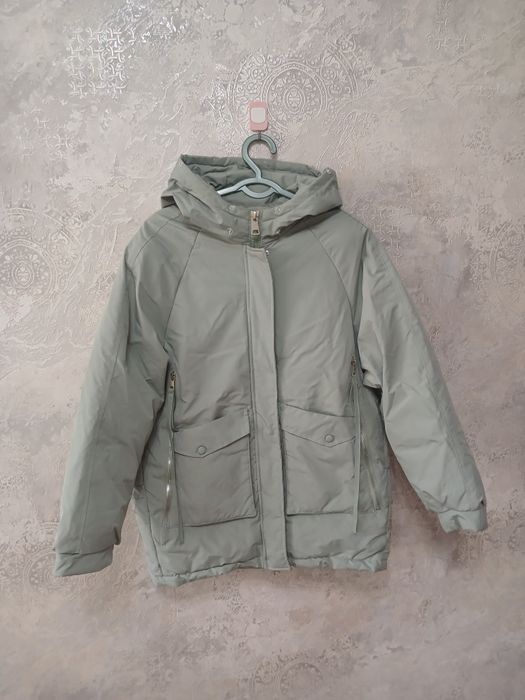Зимняя куртка в оливков цвете