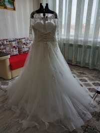 Свадебный платье продам. 40000т