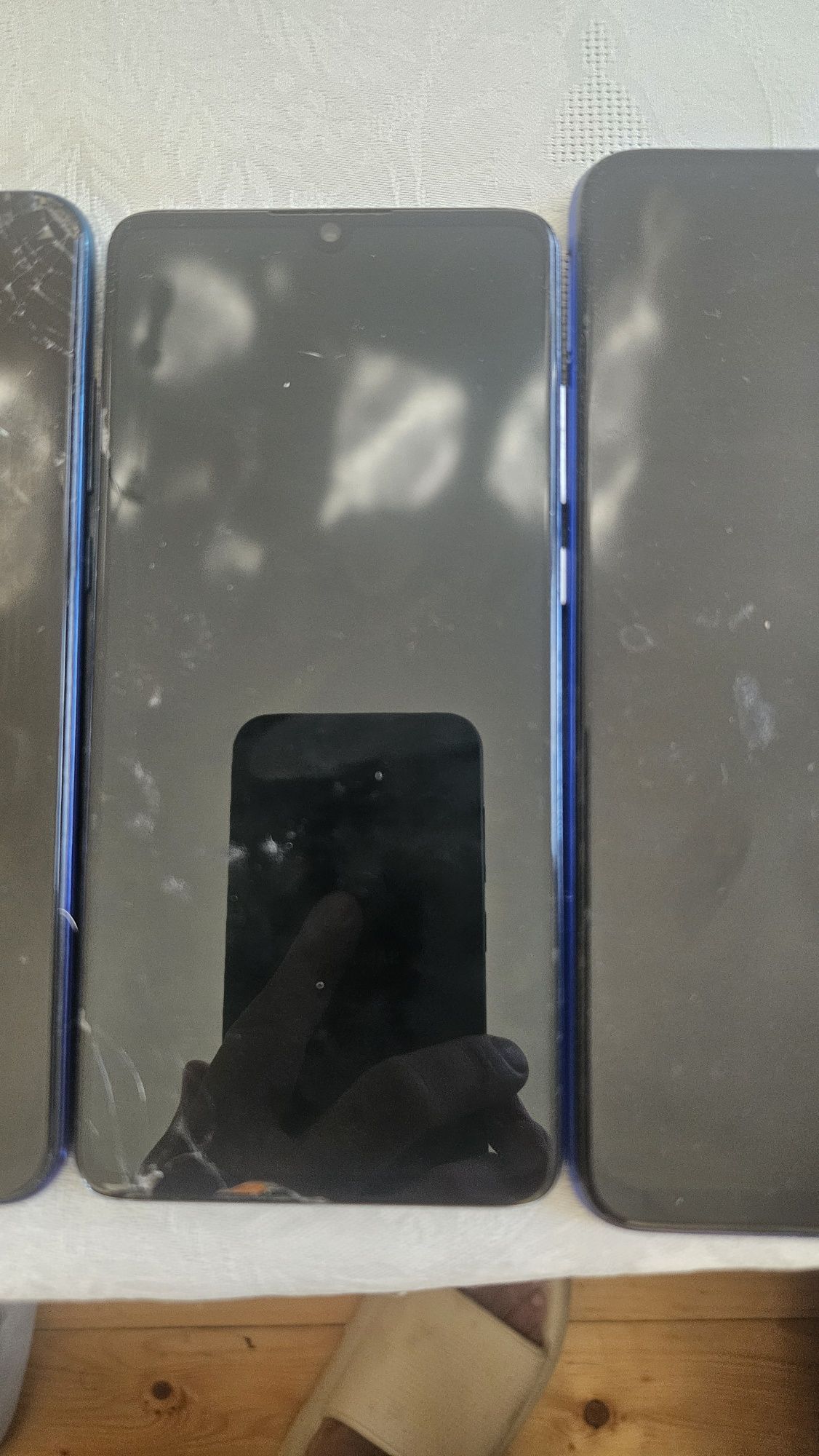 Huawei P30, Huawei P Smart, Xiaomi Redmi 9T