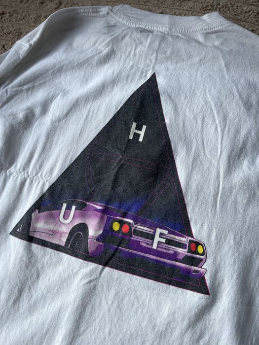 Мега интересна HUF блуза