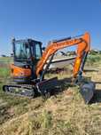 Închiriez Miniexcavator 2,6t
