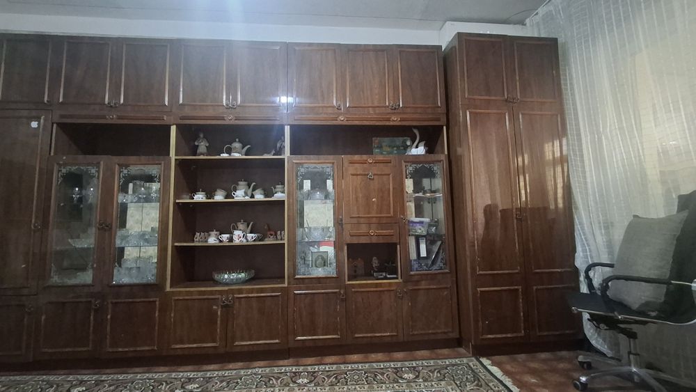 продаётся стенка и спальный гарнитур