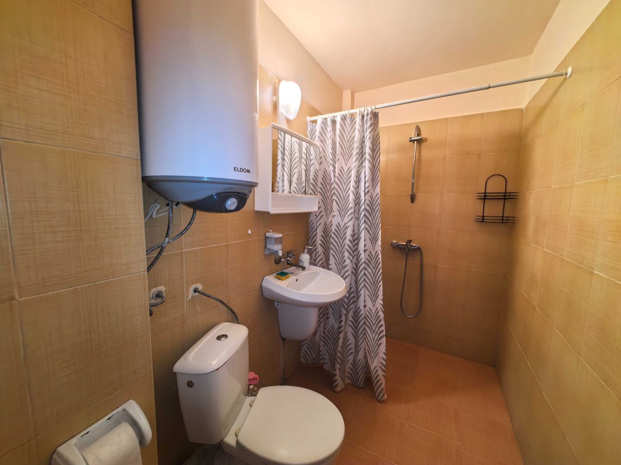 Дава се под наем Тристаен апартамент в Ямбол, Център - 80 кв.м за 280.5 € - Снимка #8
