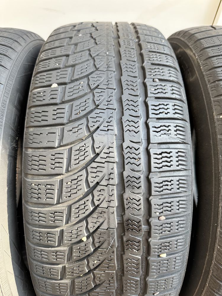 Anvelope 215/55 R17 NOKIAN de iarna