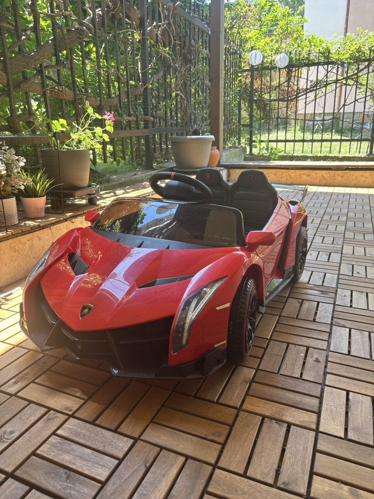 Електрическа количка Lamborghini Veneno.