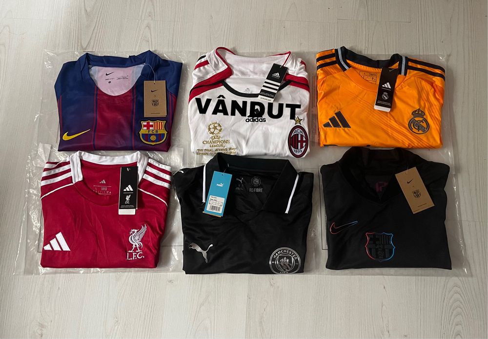Tricouri de Fotbal