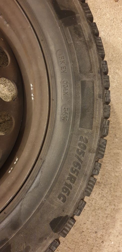 Зимни бусови гуми Мишелин  205/65R16