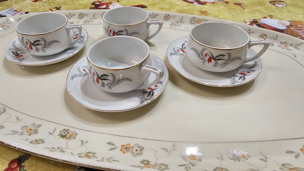 Порцеланови чаши с чинийка и поднос Pirkenhammer, EPIAG