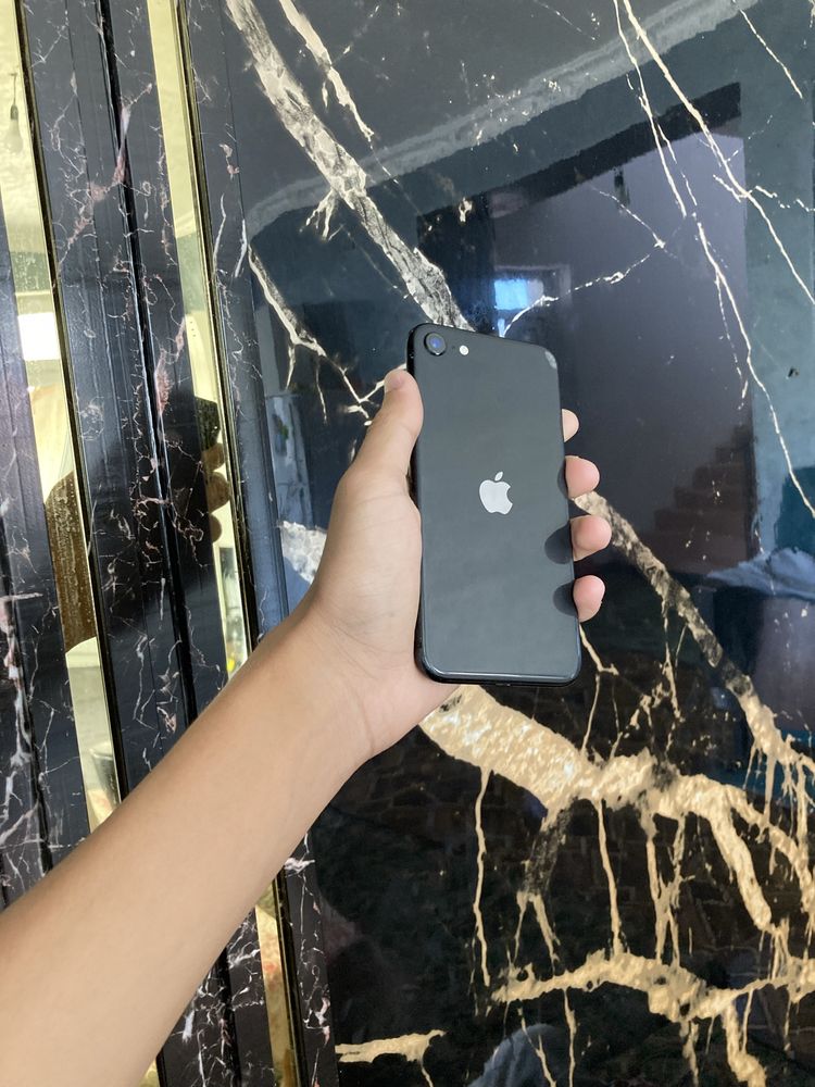 Iphone se 2 sotiladi
