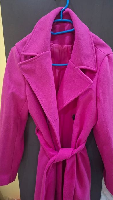 Дамско палто в розов цвят
обличано веднъж
М размер
65,00лв.
Преглед с