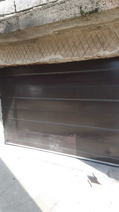 uși de garaj secționale