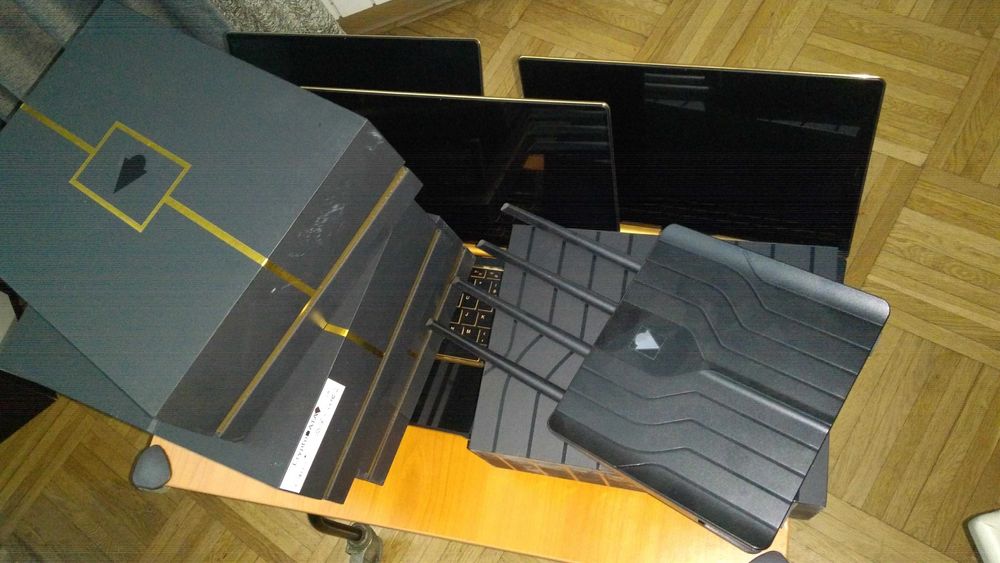 3 Laptopuri Cryptodata + 1 Router Minter Guardian