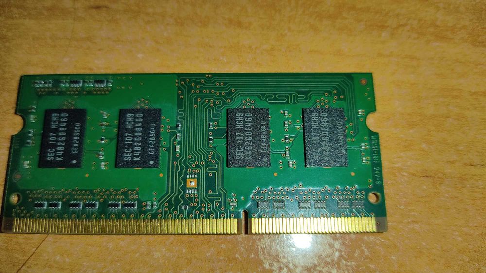 Memorii RAM Samsung 2 GB pentru Laptop