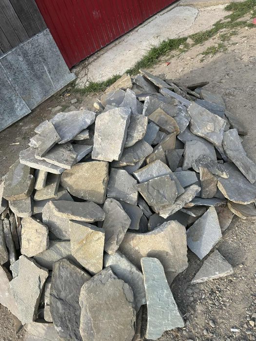 Piatră de vânzare