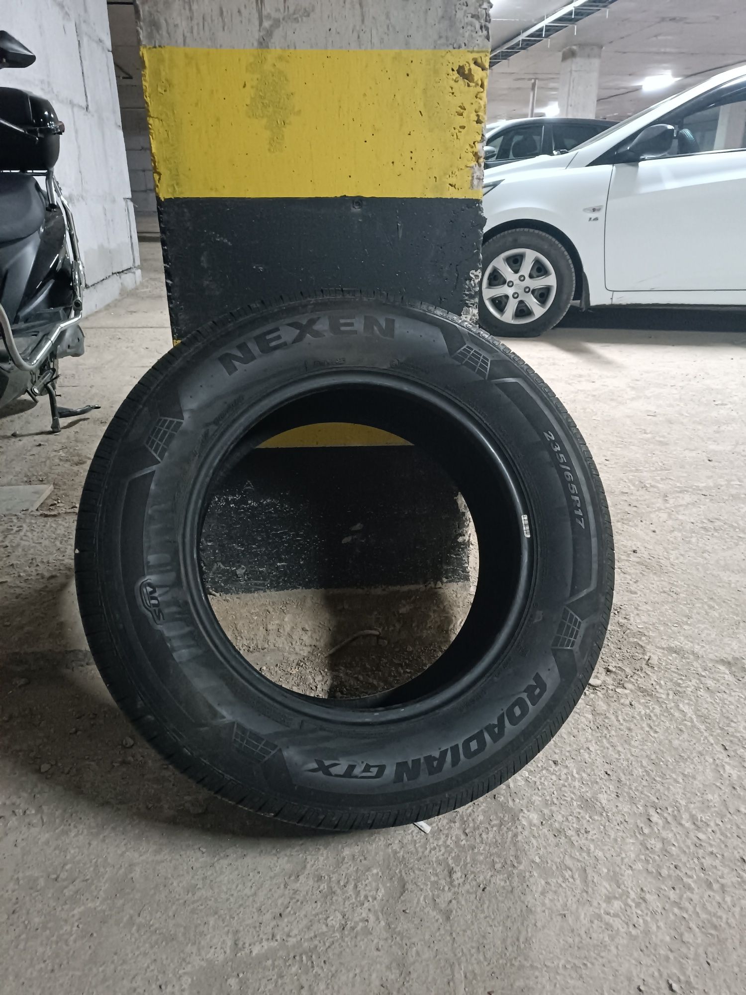 Продаю резину 235х65х17