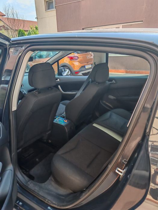 Peugeot 308 ,benzina 1,4 , an 2008