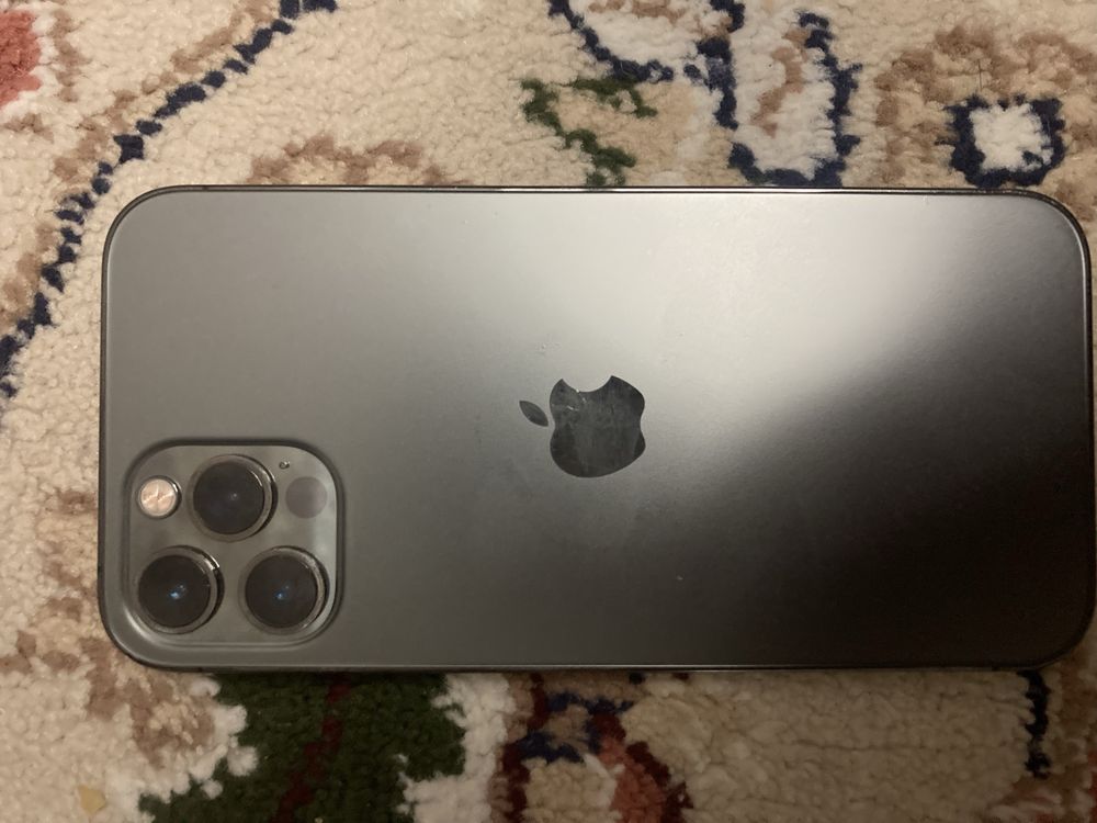 Iphone 12 pro  hic qanaqa aybi yoq