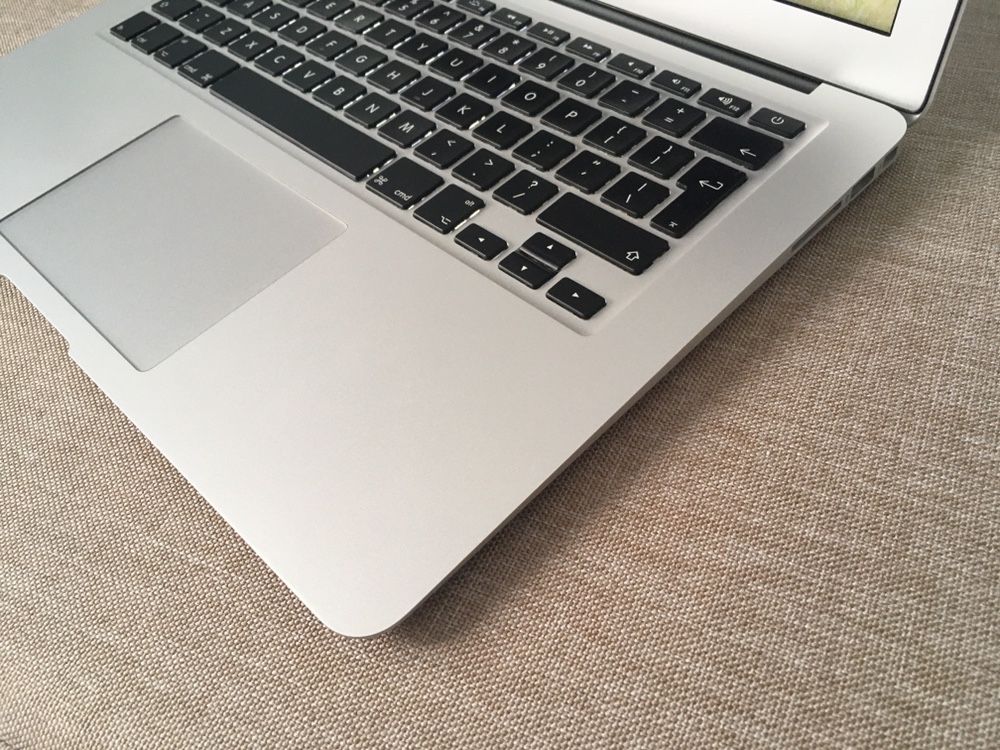 Лаптоп Apple Macbook Air 2014 - 128gb
