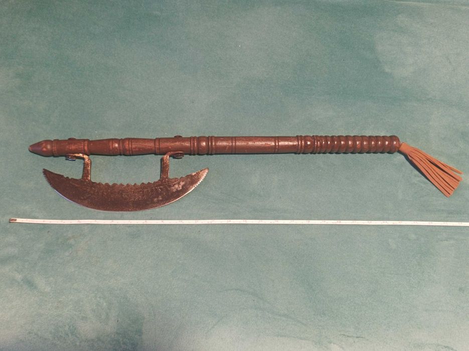 Halebarda, pentru colectie, panoplie sau chiar folosita ca topor