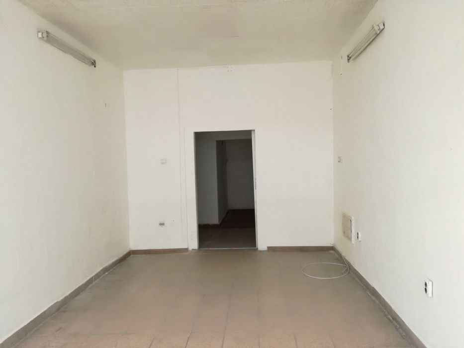 Дава се под наем Магазин в София, Княжево - 45 кв.м за 255 € - Снимка #3