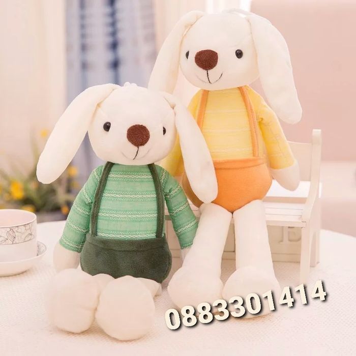 Плюшен заек Зелени дрехи 40см