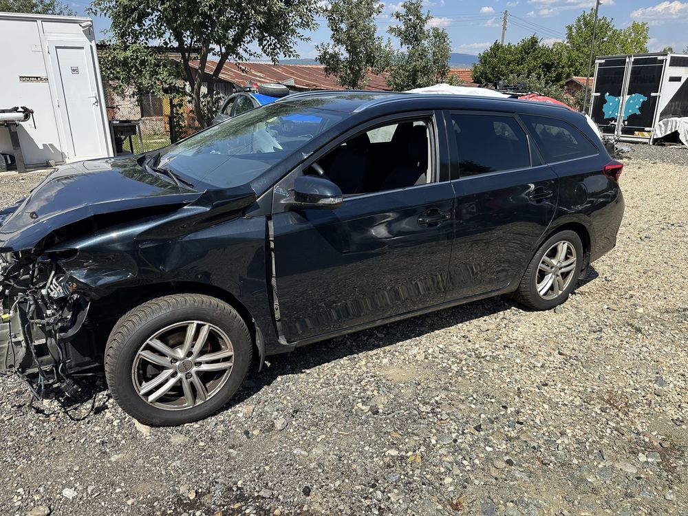 Toyota Auris 1.2 turbo 116кс 2017г На части!