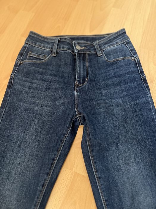 Дамски дънки в син цвят без забележки