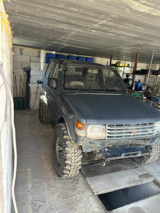 Mitsubishi pajero