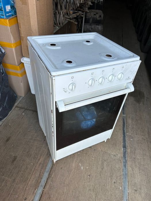 Продам газовую плиту