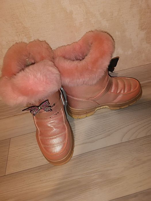 Продаются детские сапоги