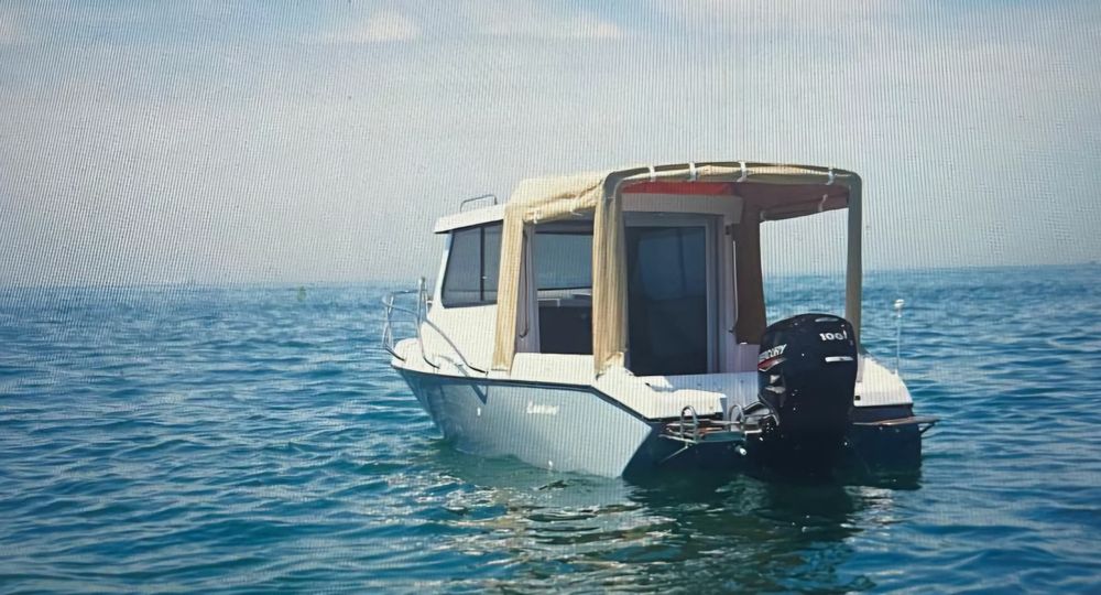 Vând barcă cabinata-pilothouse Sâmbăta 620 long