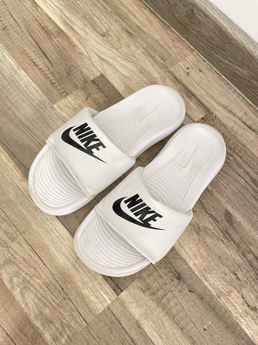 Slapi nike , papuci nike