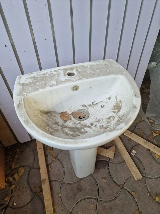 Раковина белая с тюльпаном