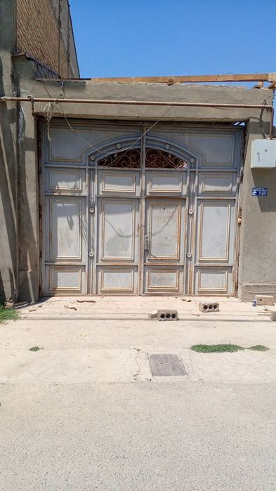 Darvoza va kalitkasi sotiladi