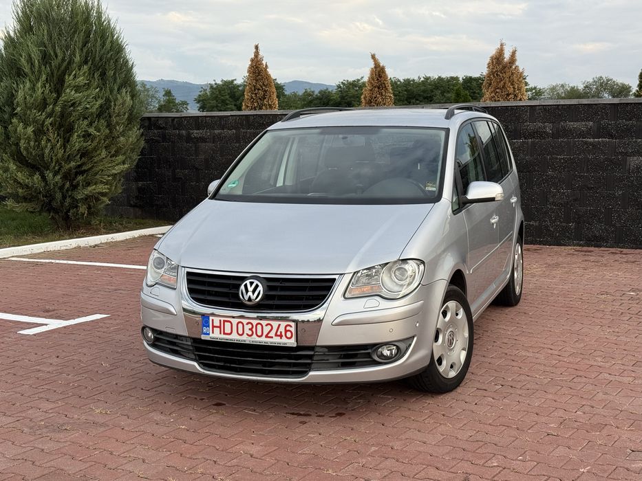 Vând Vw Touran Motor 2.0 Diesel 140 CP BMM 7 Locuri Import Germania