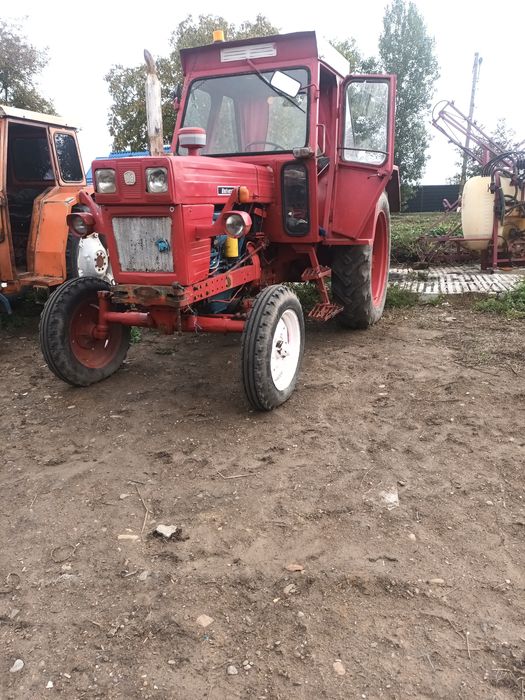 Vand tractor in stare foarte buna de functionare