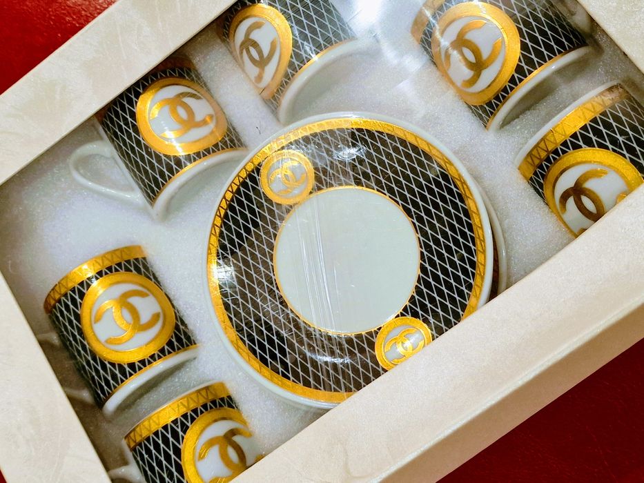 Set 12 piese Chanel/6 farfurii+6 cescute/Italia