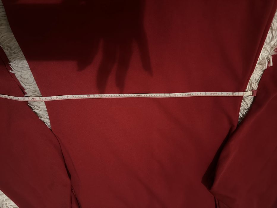 Ярко красное платье