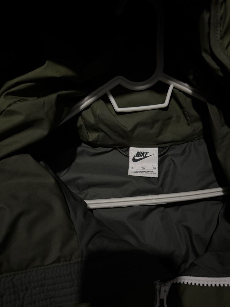 Nike яке оригинално