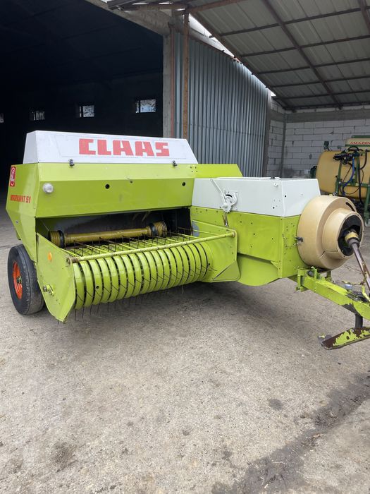 Presa de baloti ( balotat ) Claas Markant 65 , 51, Welger , John Deere
