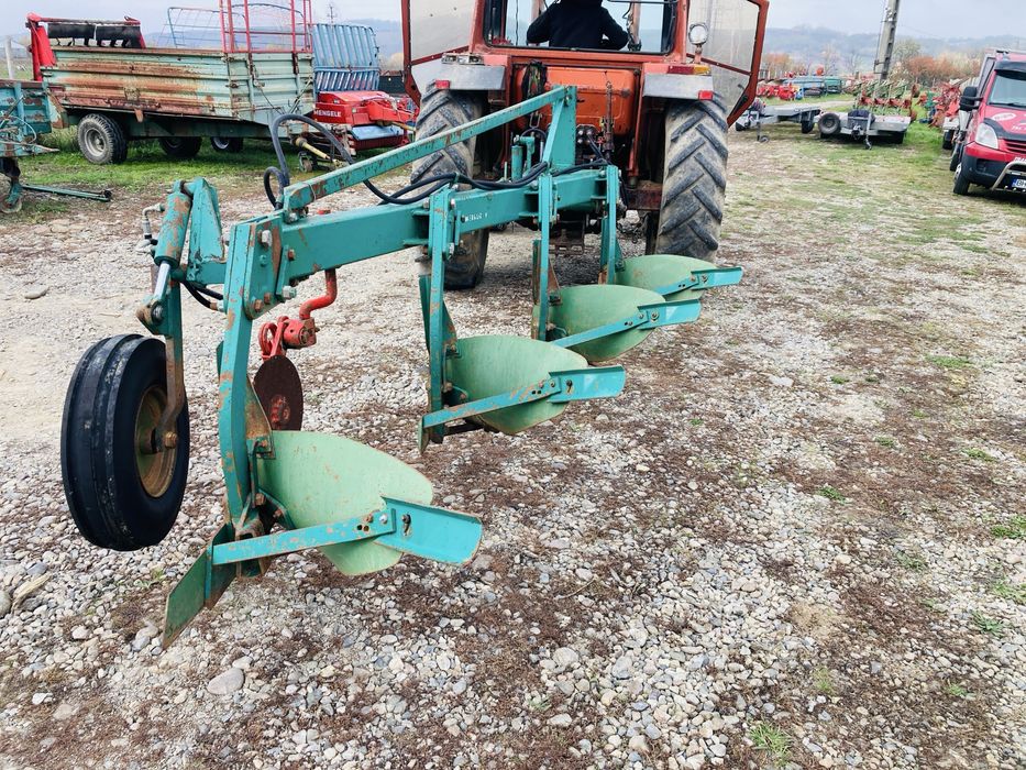 Plug cu 4 capuri, brazdare, cormane, trupite Regent cu roata