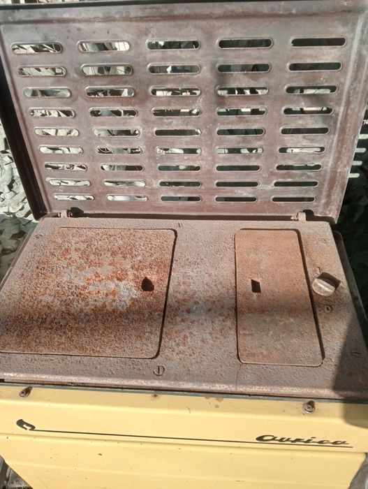 Vând sobă pe gaz stare ff bună bun