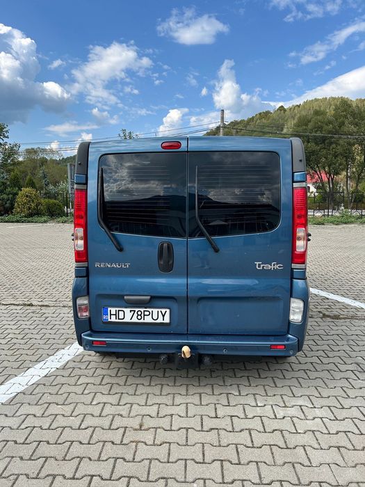 Renault trafic 8+1