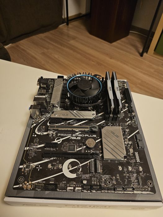 Kit gaming Asus Prime B760 plus D5, i5 12400, 32GB DDR5, SSD NVMe 512